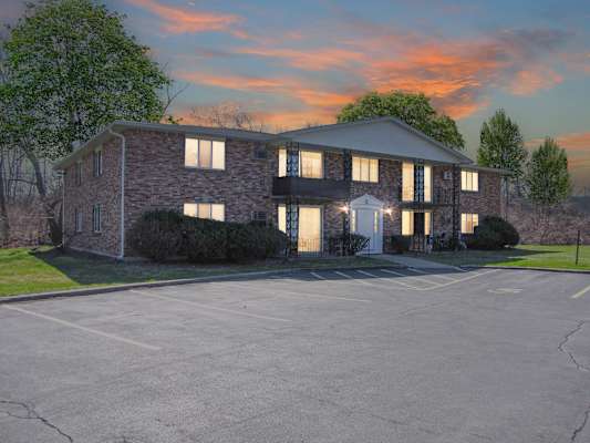 Colonial Court Apartments property
